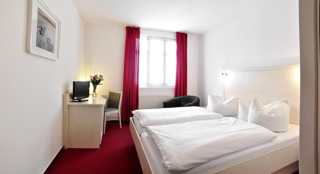 Apart Hotel Ferdinand Берлин Экстерьер фото